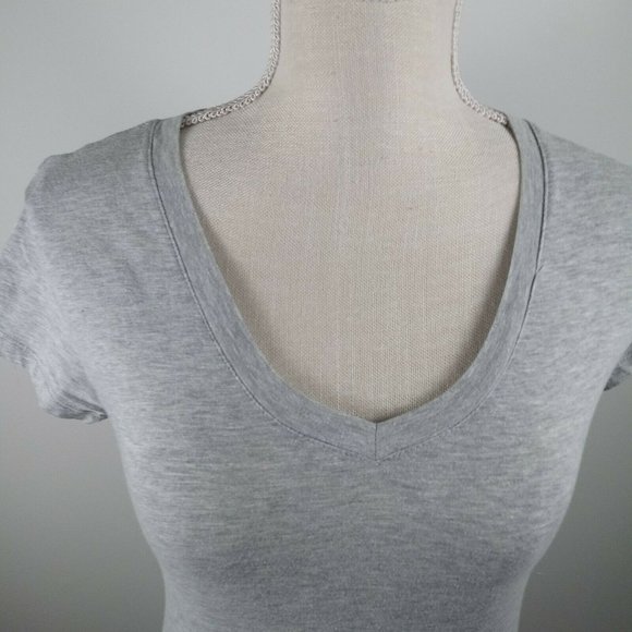 🔥4/$20 Love To Love Classic V-Neck Tee Medium - Picture 6 of 12